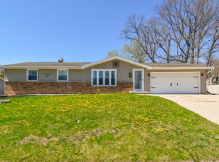 981 Hillcrest Hts, Green Bay, WI 54313
