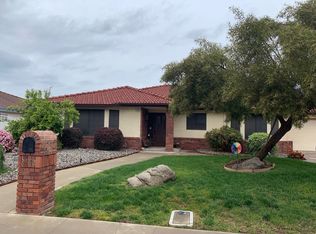2342 Sequoia Ave, Sanger, CA 93657