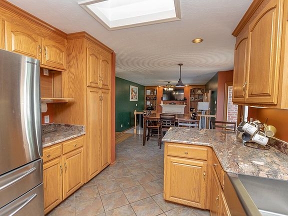 4th image of 107 Smoot Dr