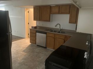 2521 W 3rd St #BASEMENT, Sioux Falls, SD 57104