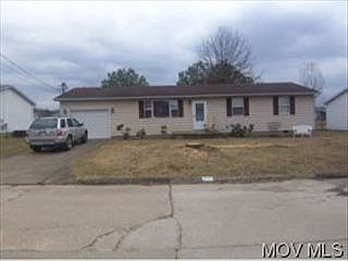 2nd image of 513 E Maple St