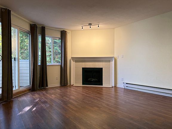 4th image of 11963 223rd St #104