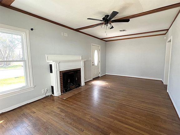 4th image of 801 Avenue F