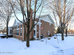 1 Carlton Ct, Elmhurst, IL 60126