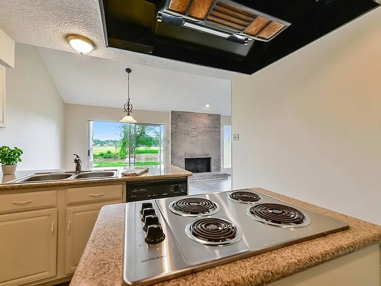 1811 Veranda Dr — Photo 7
