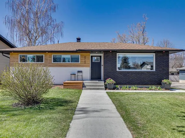 9723 E 3rd St SE, Calgary, AB T2J 0W9
