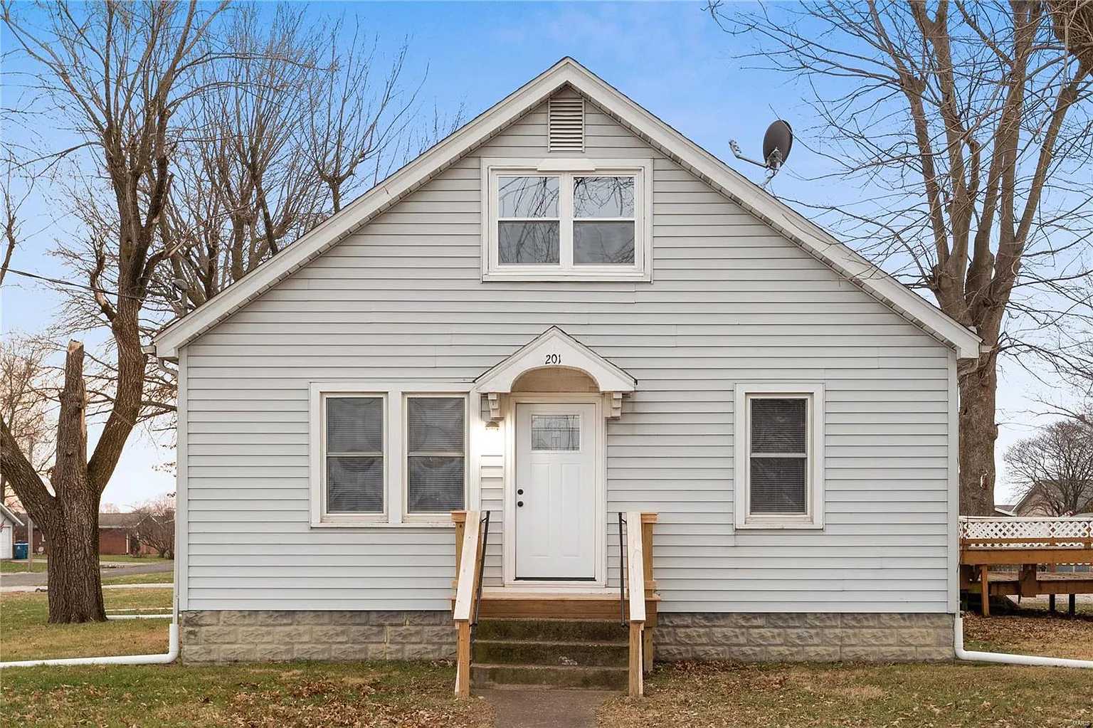 201 Hamel Ave photo 1