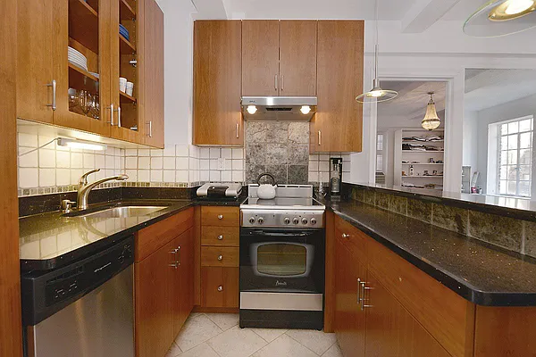 Rented by Nest Seekers International | media 25