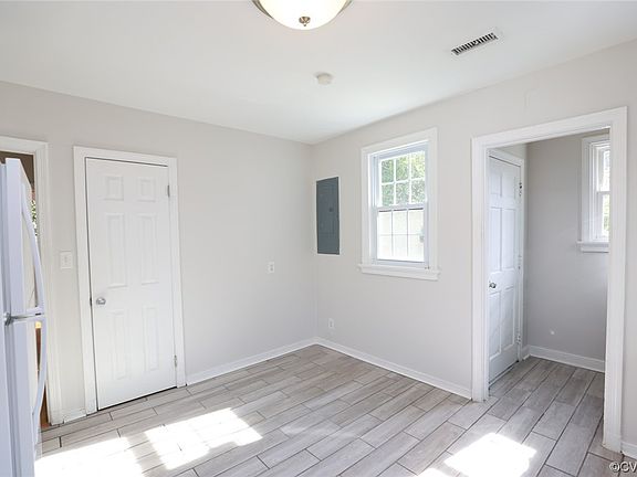 5th image of 1015 Bundy Ave