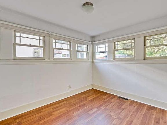 4th image of 579 S 10th St