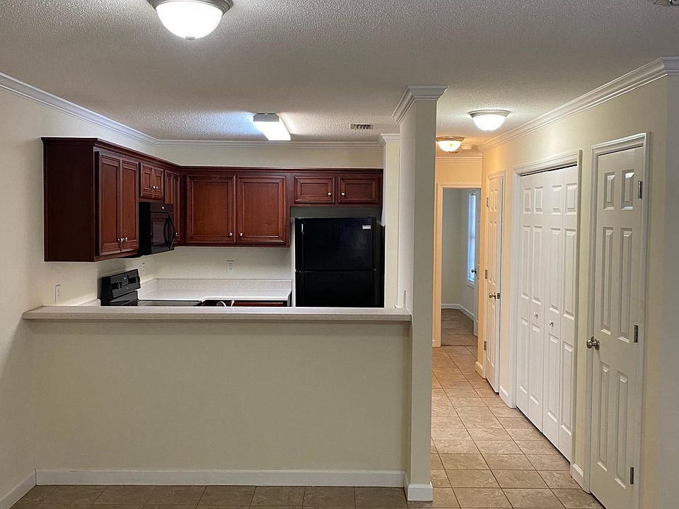 1st image of 1704 N Patterson St APT 7