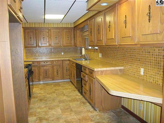 4th image of 10 Paseo Pl