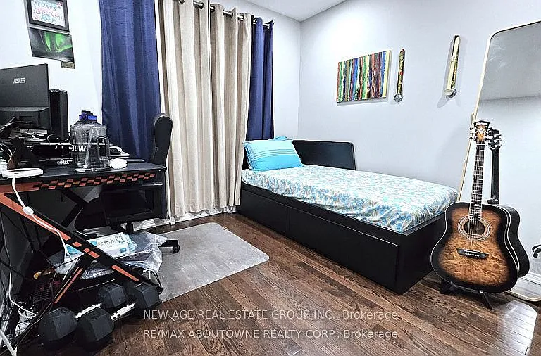 42 Ozner Cres — Photo 25