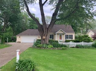 4022 Crescent Dr, North Tonawanda, NY 14120
