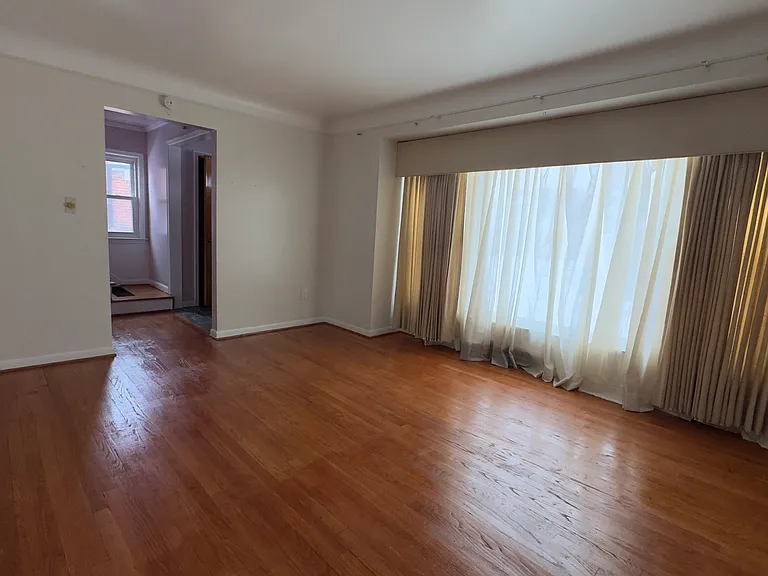 18270 Spring Ct S — Photo 2