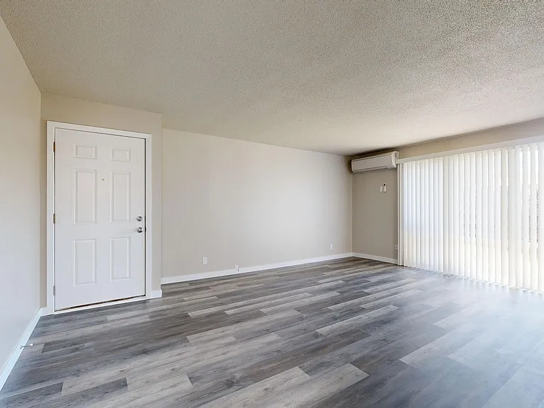 212 N Roosevelt St — Photo 13