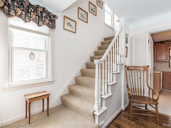 3rd image of 1827 Norwood Dr