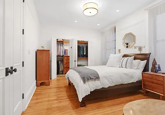 5th image of 324 W 83rd St APT 4W