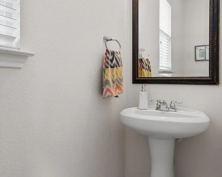 1208 Ravenside Cv — Photo 19