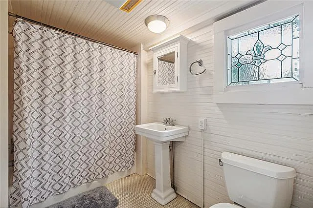 8539 Freret St — Photo 14