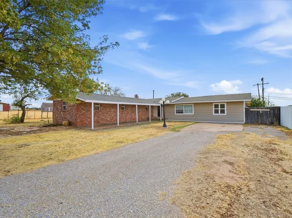 1202 Airport Rd, Quanah, TX 79252