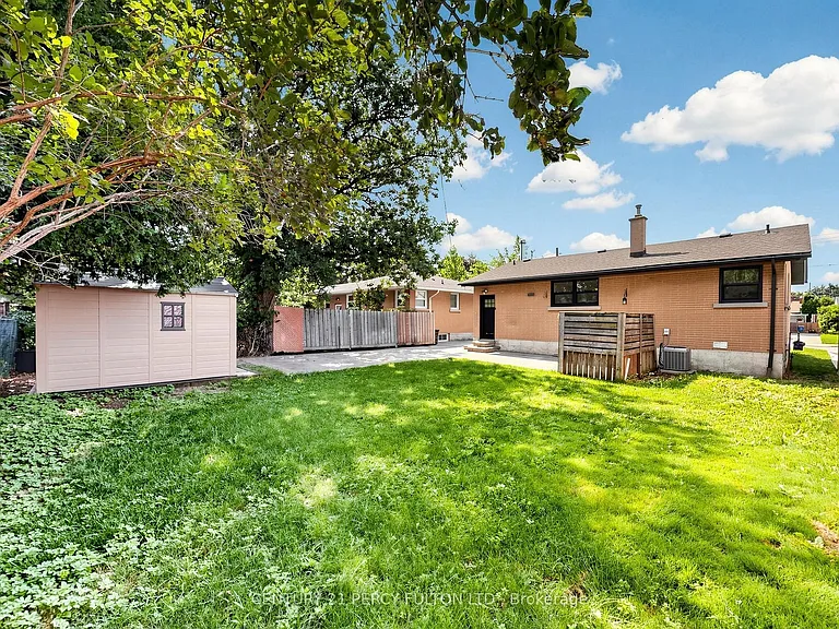 25 Kenwood Cres — Photo 46