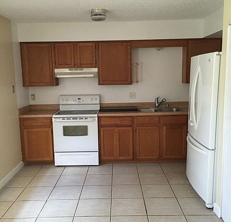 2nd image of 251 W Davis St