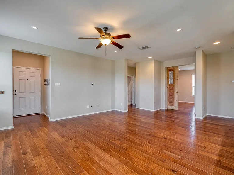 117 Brittany Ln — Photo 8