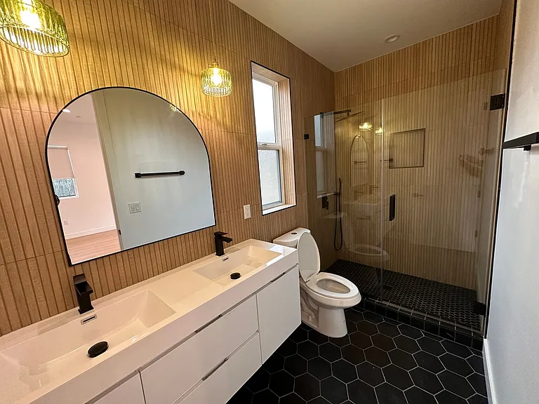 1807 Beloit Ave — Photo 13