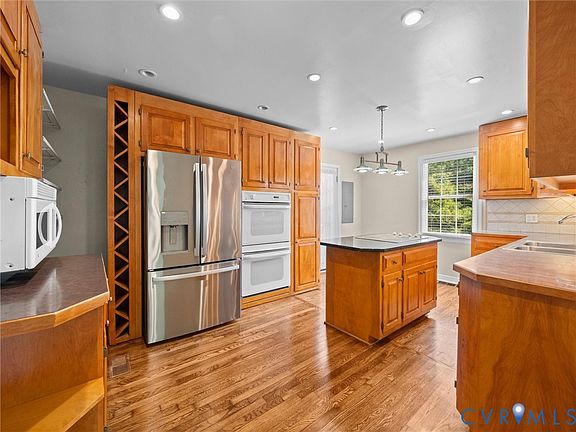 4th image of 1601 Brigham Rd
