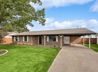 309 Spring Creek Est, Valley View, TX 76272