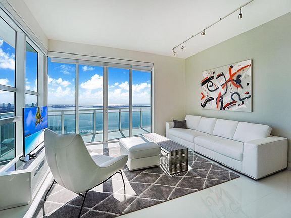 4th image of 950 Brickell Bay Dr APT 4210