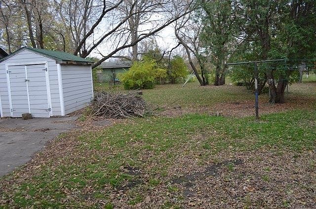 2nd image of 809 S 5th Ave