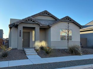 6121 Strand Loop SE, Albuquerque, NM 87106
