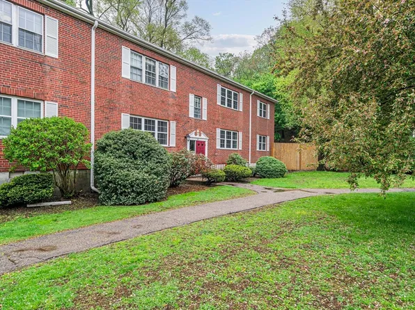 47 Lake Shore Ct APT 2, Brighton, MA 02135