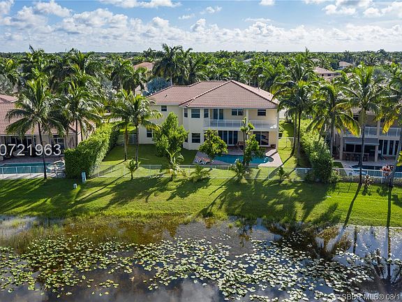 4th image of 905 Tradewinds Bnd