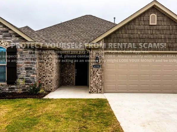 4230 W Divide Dr, Fayetteville, AR 72704