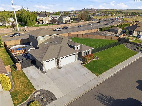 3rd image of 2576 Tiger Ln