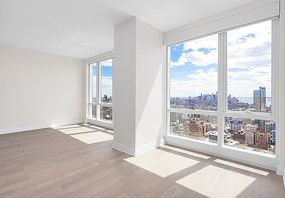 5th image of 460 W 42nd St APT 59F