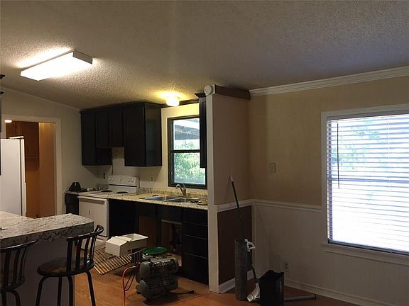 3rd image of 1321 Wood Dr