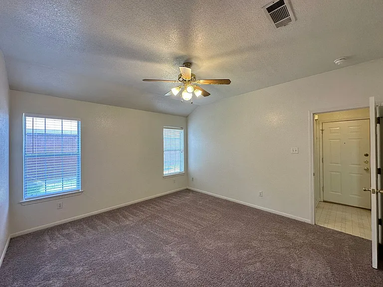 2208 Jay Dr — Photo 9