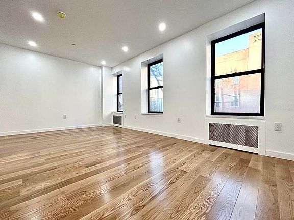 3rd image of 156 W 9th St Floor 1
