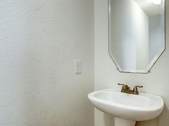 5th image of 15006 Wolf Branch Ct