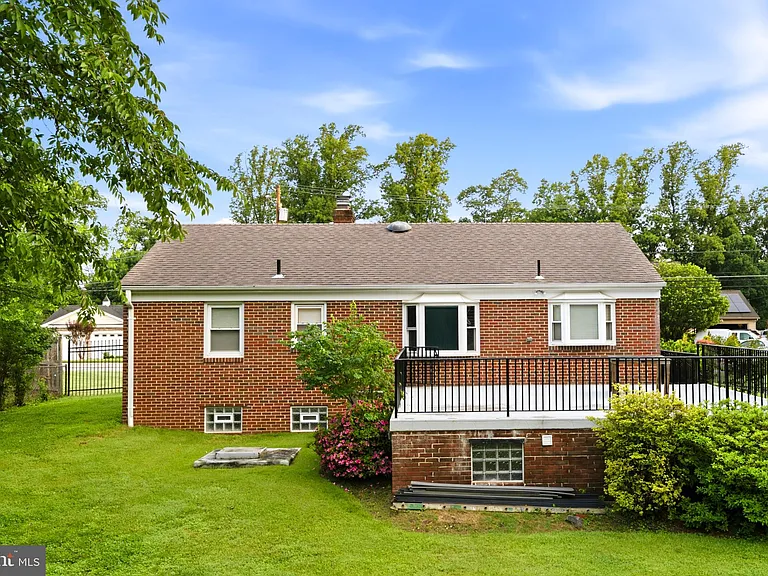 19531 Scenery Dr — Photo 18