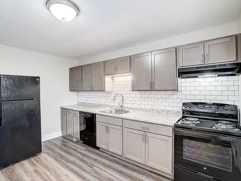 Hickory Creek Apartments — Photo 59