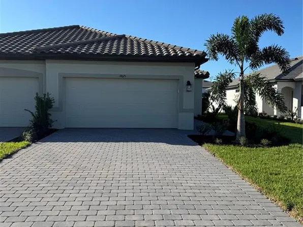 19625 Hinkley Dr, Estero, FL 33928