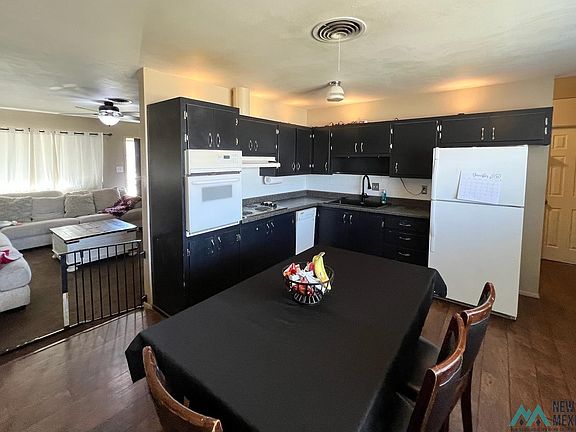 4th image of 920 W Coal Ave