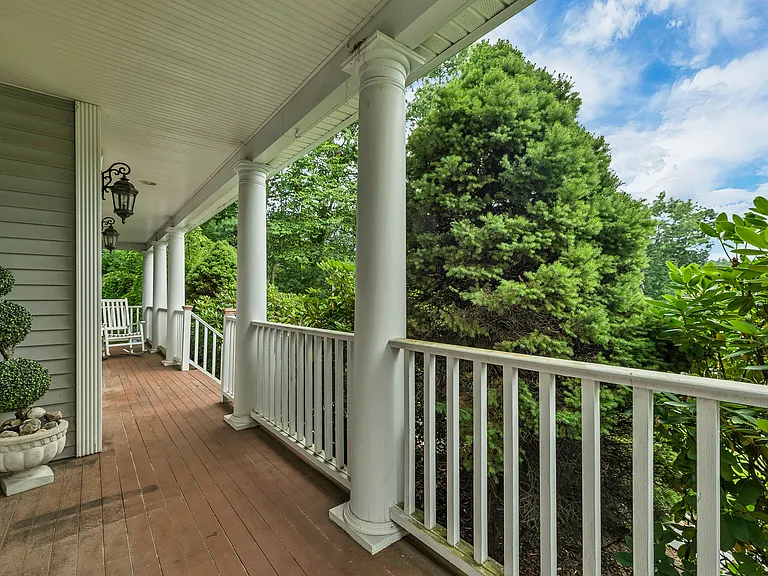 8 Hemlock Ln — Photo 7