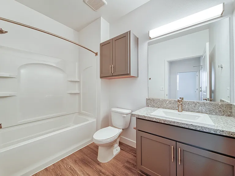 Tank District Apartments — Photo 28
