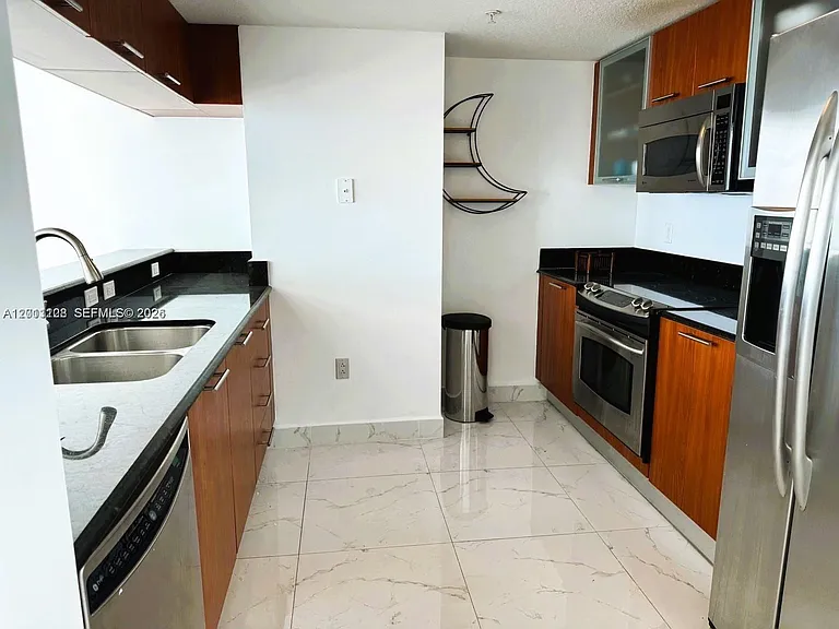 1800 N Bayshore Dr #3807 — Photo 9